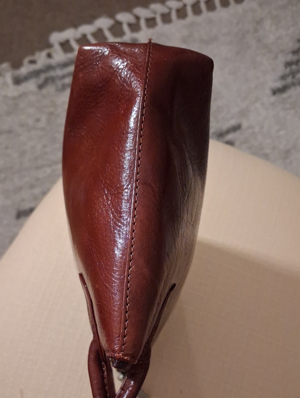 Hobo International NWOT Classic Brown Leather Shoulder Bag - Picture 7 of 16